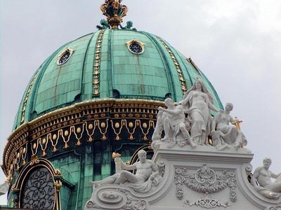cupola_of_hofburg_palace_in_vienna_20090605_1153268708.jpg