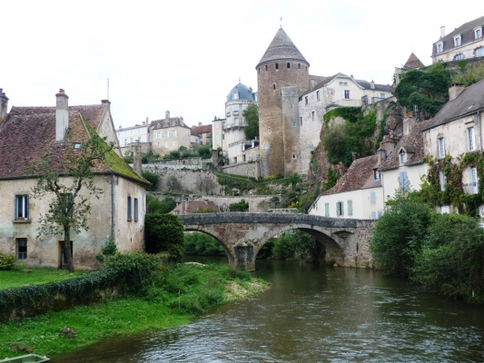 4.4 Semur-en-Auxois - P1090346 (Medium).JPG