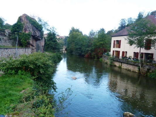 4.4 Semur-en-Auxois - P1090340 (Medium).JPG