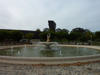 הגן ליד מוזיאון Academy of Science, סן פרנסיסקו.