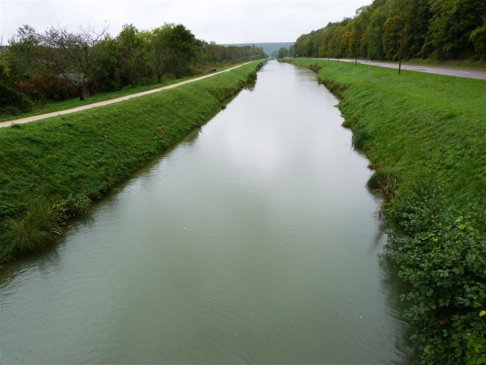 5.2 Canal de Bourgogne - P1090529 (Medium).JPG