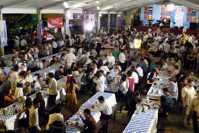 Food-Beer-at-Oktoberfest.jpg