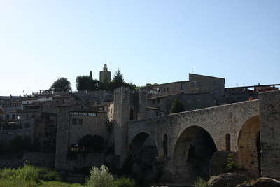 `בסלאו` (Besalú)
