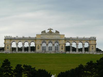 Schloss_Schoenbrunn__Gloriet__2_JPG.jpg