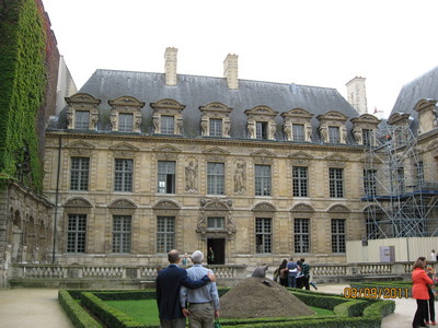 Hotel de Sully