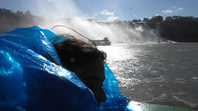 IMG_2074: שיט ב-Maid of the Mist -; ליד המפלים האמריקאים