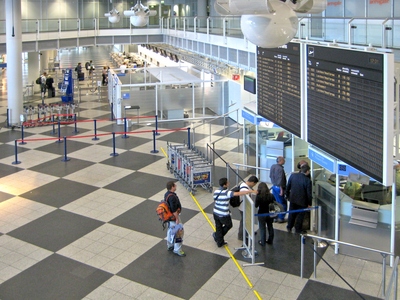 Munich_Airport_T1_L4_B_departures.jpg