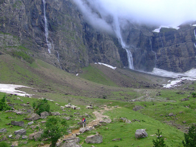 מפללי המים ב-Cirque De Gavarnie. צילום: אריה שרף