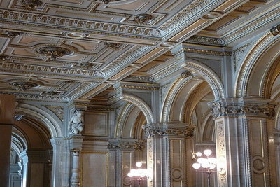 Vienna_State_Opera_Interior_-_flickr_-_Ethan_Prater.jpg