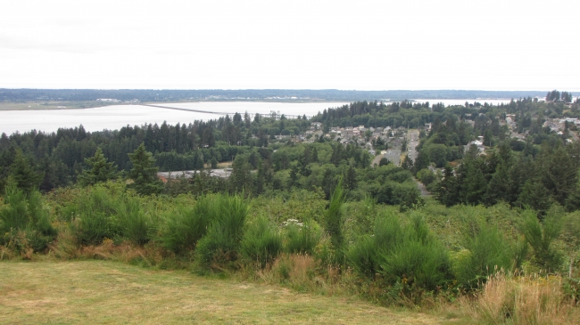 IMG_3142 -; תצפית אל ה-Columbia River והגשר הארוך (Astoria-Megler Bridge) אל Astoria, OR