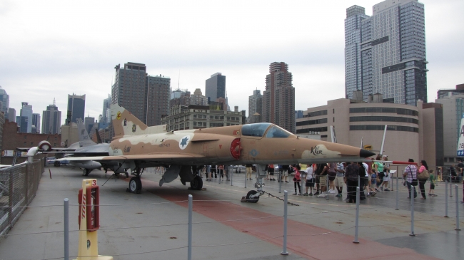 IMG_3999 – כפיר, מכר ותיק על סיפון נושאת המטוסים