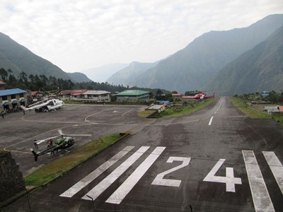השדה ב LUKLA
