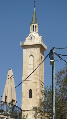 חזית כנסיית יוחנן בהרים מהכביש הראשי
