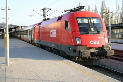 19TrainBudapest.jpg