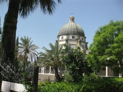 הכנסיה בהר האושר