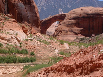 Rainbow Bridge מהדרך