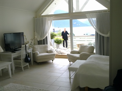Sunde Fjord Hotel.jpg