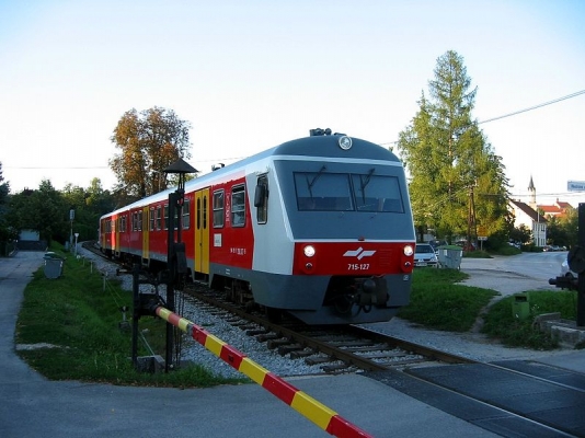 800px-Motorni_vlak.jpg