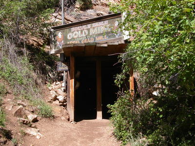 הכניסה למכרה ב- Argo Gold Mill