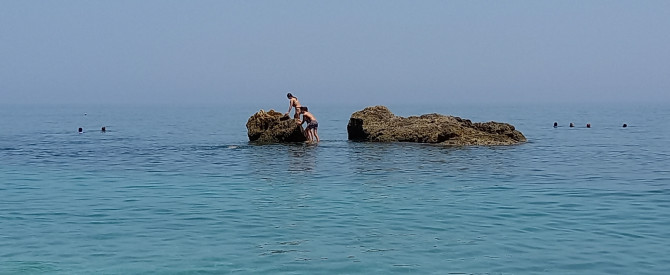 Agii Saranta Beach | חוף אאי סרדה מתוך הטיפ של Greek me out - למטייל
