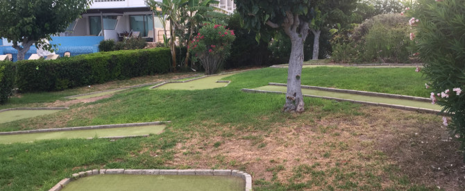 קונסטנטינו ברוס אתנה ביץ' הוטל מתוך הטיפ של אלונה רחל - למטייל