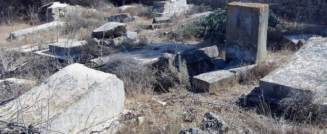 תמונה מייצגת עבור הפוסט: הכפר מרגו Margo village, צפון קפריסין בית הקברות העתיק בו נקברו מעפילים שנפטרו במחנות המעצר