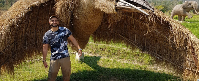 ร้านลูกทุ่งเรือนแพ מתוך הטיפ של הבלונדינית מבנות הפאורפאף - למטייל