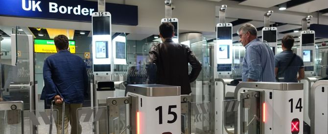 תום עידן הפרטיות? נמלי התעופה בבריטניה יזהו אתכם בלי להציג דרכון
