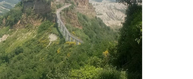 העיירה סיוויטה די בגנורגיו מתוך הטיפ של Sim2 - למטייל