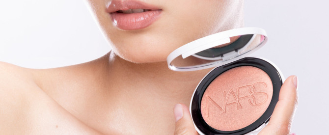 NARS משיקה קולקציית איפור זוהרת
