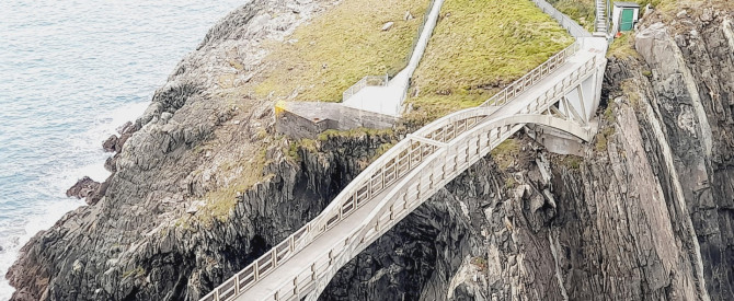 מגדלור MIZEN HEAD והנקודה הדרומית מערבית ביותר באירלנד מתוך הטיפ של אמיר83 - למטייל