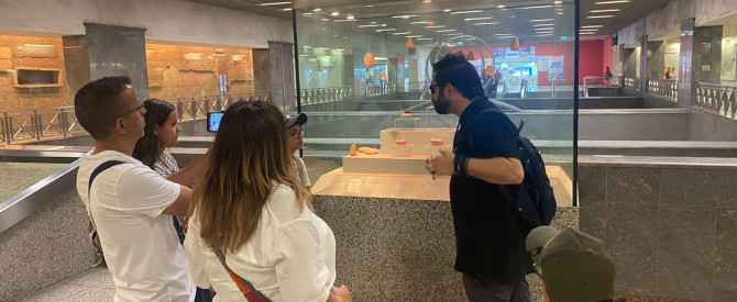 סיור באתונה עם גיא ורותם בוזוקי טרוול מתוך הטיפ של קובי_3947681 - למטייל