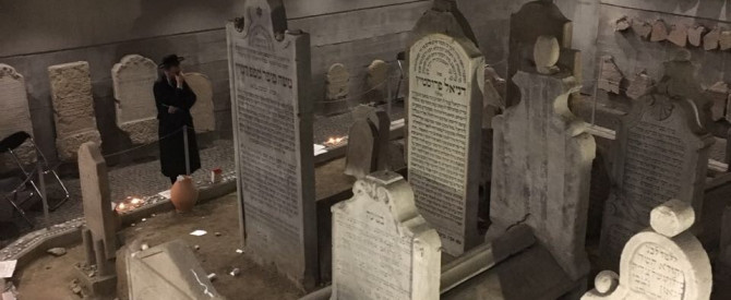 אנדרטת השואה ודגם בית הכנסת בברטיסלבה מתוך הטיפ של anaat2 - למטייל