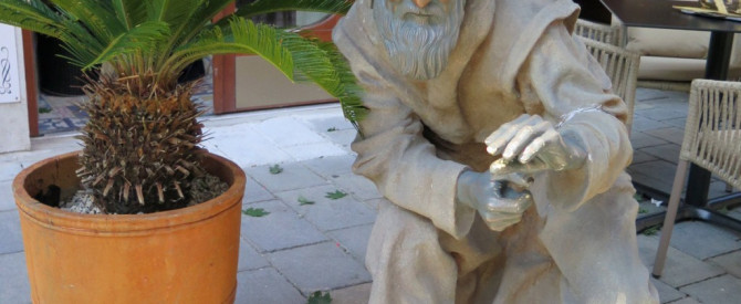 הכיכר הלבנה נמסטי בעיר העתיקה מתוך הטיפ של מיכל בן אריה - למטייל