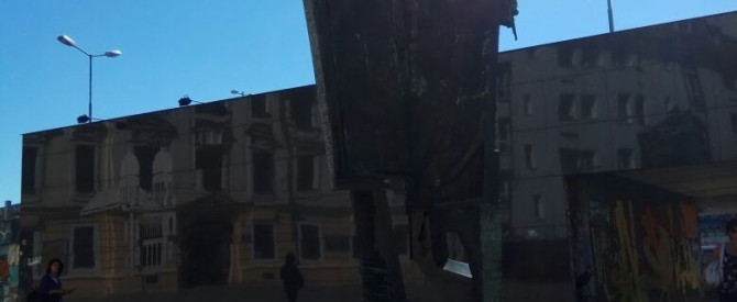 אנדרטת השואה ודגם בית הכנסת בברטיסלבה מתוך הטיפ של roma2005 - למטייל